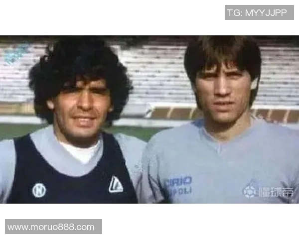 马拉多纳与阿根廷的深厚情感纠葛与传奇人生交织之路 马拉多纳与阿根廷的深厚情感纠葛与传奇人生交织之路